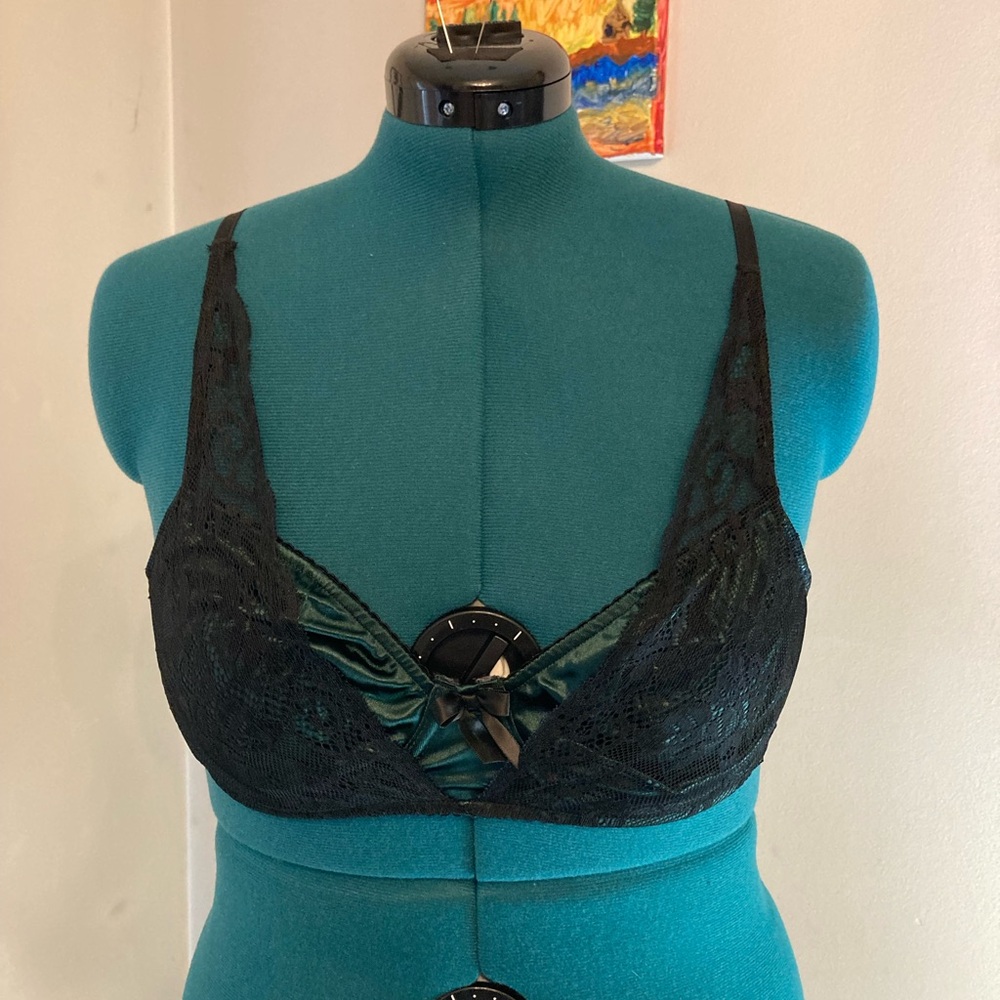 Dolls Kill Widow Emerald Green Gothic Bra Size L